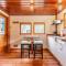 Charming two-level retreat in Capitol Hill - Foxglove Inn