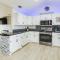 New Mexico Smart Home with Private Yard and Grill - 图克姆卡里
