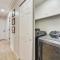 New Mexico Smart Home with Private Yard and Grill - 图克姆卡里