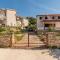 1 Bedroom Stunning Home In Potocnica