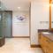 ELEGANT ESCAPE Elegant 4BR Laulea Home with Pool and Ocean View - Waikoloa