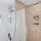 Beachside Suite, Newly Renovated, Steps to the Sand, Relax and Unwind! - St. Augustine