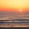 Beachside Suite, Newly Renovated, Steps to the Sand, Relax and Unwind! - St. Augustine
