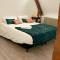 Gîte familial avec jacuzzi, baby-foot, fléchettes, et plus - idéal pour se ressourcer ou faire la fête ! - FR-1-491-414 - Thoré-la-Rochette
