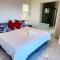 Alomsee 10 - Sleeps 8 with amazing views of the sea