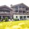 Les Chalets dAdelphine & SPA