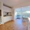 Appartement en RDC, accès direct plage, terrasse 30m², parking privé, équipements complets - FR-1-326-795