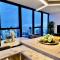Sky High 3 Beds Apartment