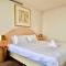 Sky High 3 Beds Apartment