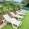 Bungalow charmant au Moule avec piscine et jardin