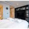 Elegant and Modern Apartments in Canary Wharf right next to Thames - London