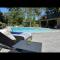 Magnifique chalet en bois avec piscine et jacuzzi
