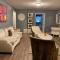 Stylish Remodeled 23 Large beds Near Elvis Presley