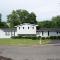 A huge Sprawling House on a large lot -15 minutes to St Louis - بيلفيل