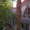 Riad Les Jardins dHenia