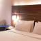 Holiday Inn Express and Suites Surrey, an IHG Hotel - Суррей