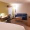 Holiday Inn Express and Suites Surrey - Surrey