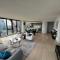 Lux CBD Penthouse with 270views Spacious & Great Location - ملبورن
