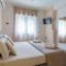 Napoli Fly Guest House 290