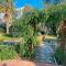 Perro Andaluz Cottage with flower garden in Zahora - Barbate