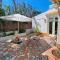 Perro Andaluz Cottage with flower garden in Zahora - Barbate