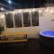 Cabin of Light - Hot Tub, Sauna, Massage Chair, BBQ, Games, Beach - Monkwearmouth