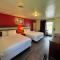 Thruway Holiday Motel