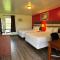 Thruway Holiday Motel