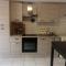 Intero appartamento, bilocale di 55 mq ,soggiorno-cucina open con divano letto, una camera matrimoniale ,con Giardino privato e corte - 滨海弗兰卡维拉