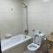 Ft 22 R1 Luxury Room attach bath Seaview Beach access Ajman غرفة فاخرة مع إطلالة على البحر وإمكانية الوصول إلى الشاطئ - Аджман