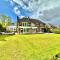 Golf Course View - Large Four Bed Home with Garden and Parking - New Forest and Beach Links - Ferndown