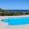 Bild des Foxi Manna, House in front of the sea with pool