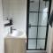 Chalet Sea-renity Lakeside met jacuzzi