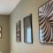 Spacious Central Duplex Apartment with 2 Bathrooms with Free Wi-Fi, Parking and Keyless Access, Sleeps up to 9 - Perfect for Groups