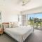 Pilotage 3 - Lighthouse Views, Yamba Waves & Holiday Days - Holiday Yamba