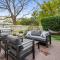 Perfect 2-Bed Inner-City Home with Pool & BBQ Area