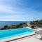 NEW! Three-bedroom Villa Sunshine with a heated pool, media room, and views of the sea - Jesenice