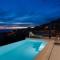 NEW! Three-bedroom Villa Sunshine with a heated pool, media room, and views of the sea - Jesenice