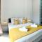 Luxury Stay at Mackenzie Beach with Private Parking and Balcony