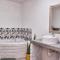 Knowhere Selfcatering Unit 2