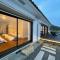 bLOCAL Sugawa House - 1 Bedroom House with Beautiful Ocean View for 12 Ppl