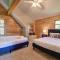 Berkshire Vacation Rentals: Great Barrington Cabin Sleeps 14 Walk To Town - Great Barrington