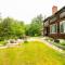 Private Berkshires Home On 5+ Acres Rustic & Chic - Otis