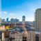3BR Luxury Glass Apartment With Views Pool & Gym - شيكاغو