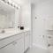 2BR Executive City Suite With Gym & Pool