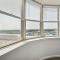 2BR Executive City Suite With Gym & Pool