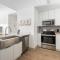 3BR Modern Downtown Apartment with Gym & Office