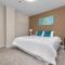 2BR Downtown Apartment with Gym & Deck