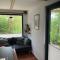 Tiny House im Seecontainer mit Parkplatz, Glasfaser, Netflix, Veranda und gehobener Ausstattung - Cobourg