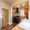 Beautiful country cottage for 8 - great staycation - Wolverhampton